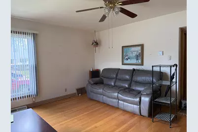 7203 W Hampton Ave, Milwaukee, WI 53218 - Photo 5