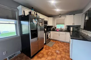 5324 W Allerton Ave, Greenfield, WI 53220 - Photo 9