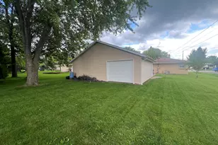5324 W Allerton Ave, Greenfield, WI 53220 - Photo 3