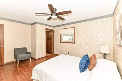 4280 S Pennsylvania Ave, Saint Francis, WI 53235 - Photo 13