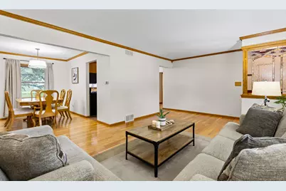 8049 N Edge O Woods Dr, Brown Deer, WI 53223 - Photo 5