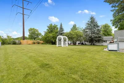 8049 N Edge O Woods Dr, Brown Deer, WI 53223 - Photo 25