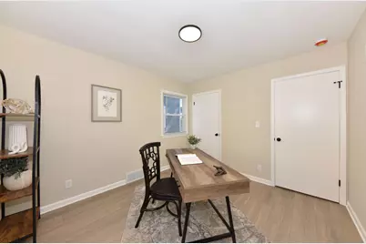 W161N8970  Hayes Ave, Menomonee Falls, WI 53051 - Photo 23