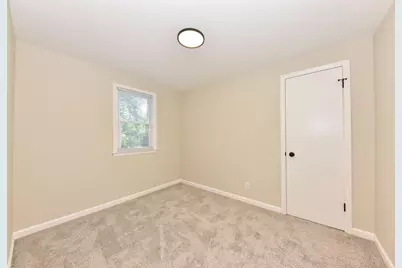 W161N8970  Hayes Ave, Menomonee Falls, WI 53051 - Photo 25