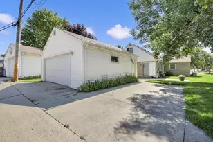4310 W Anthony Dr, Greenfield, WI 53219 - Photo 35