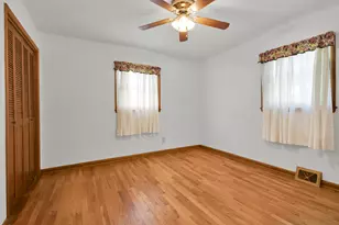 4310 W Anthony Dr, Greenfield, WI 53219 - Photo 21