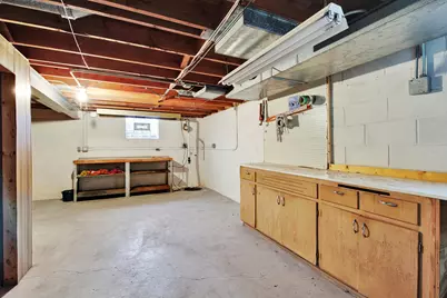 4310 W Anthony Dr, Greenfield, WI 53219 - Photo 25