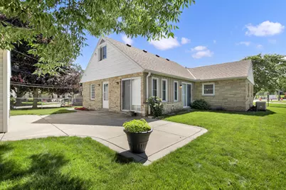 4310 W Anthony Dr, Greenfield, WI 53219 - Photo 31