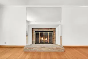 7212 Aetna Ct, Wauwatosa, WI 53213 - Photo 9