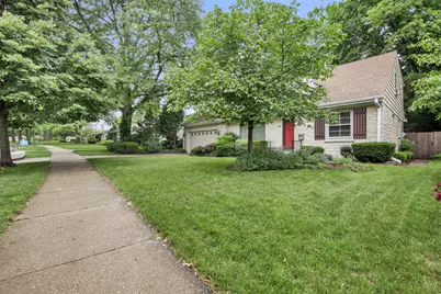 7212  Aetna Ct, Wauwatosa, WI 53213 - Photo 3