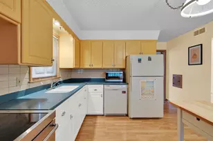 7212 Aetna Ct, Wauwatosa, WI 53213 - Photo 17