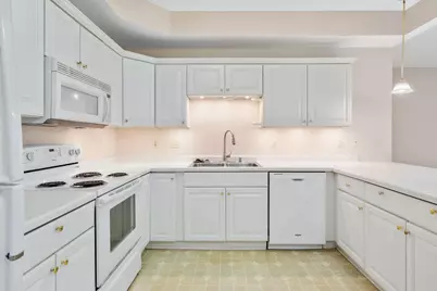 W398N5953  Autumn Woods Dr, Oconomowoc, WI 53066 - Photo 11