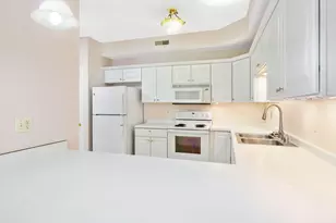 W398N5953 Autumn Woods Dr, Oconomowoc, WI 53066 - Photo 9