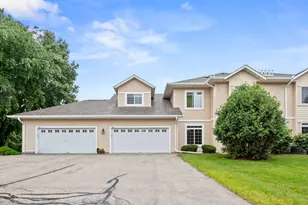 W398N5953 Autumn Woods Dr, Oconomowoc, WI 53066 - Photo 3