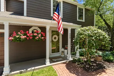 900  Apple Tree Ln, Brookfield, WI 53005 - Photo 3