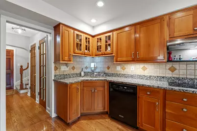 900  Apple Tree Ln, Brookfield, WI 53005 - Photo 11