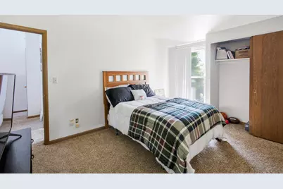 9000 N 70th St, Milwaukee, WI 53223 - Photo 15