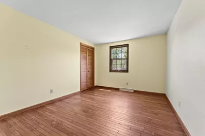 11645 N Hillside Ln, Mequon, WI 53092 - Photo 17