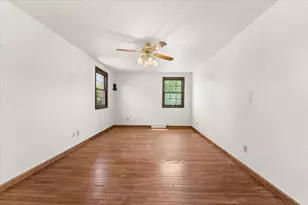 11645 N Hillside Ln, Mequon, WI 53092 - Photo 13