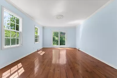 11645 N Hillside Ln, Mequon, WI 53092 - Photo 7