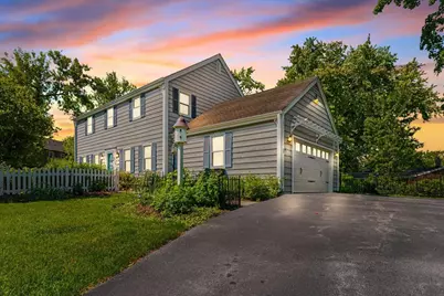 11645 N Hillside Ln, Mequon, WI 53092 - Photo 3