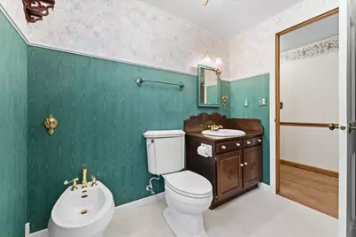 11645 N Hillside Ln, Mequon, WI 53092 - Photo 21