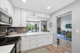 12810 N Colony Dr, Mequon, WI 53097 - Photo 9