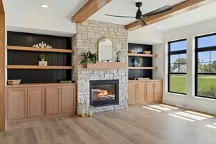 N66W21075 Sweet Clover Dr, Menomonee Falls, WI 53051 - Photo 7