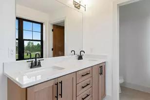 N66W21075 Sweet Clover Dr, Menomonee Falls, WI 53051 - Photo 23