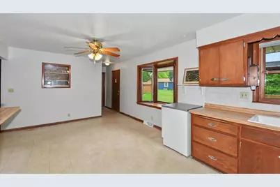 S68W13026  Bristlecone Ln, Muskego, WI 53150 - Photo 7