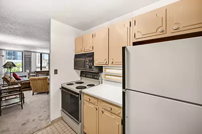 929 N Astor St #403, Milwaukee, WI 53202 - Photo 15