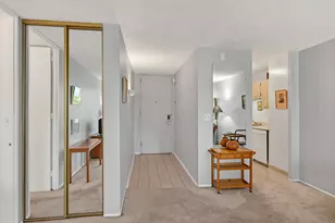 929 N Astor St, Milwaukee, WI 53202 - Photo 11