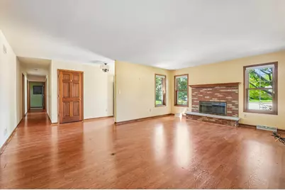 W72N540  Cider Mill Ct, Cedarburg, WI 53012 - Photo 3