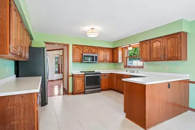 W72N540  Cider Mill Ct, Cedarburg, WI 53012 - Photo 11
