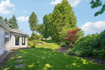 W72N540  Cider Mill Ct, Cedarburg, WI 53012 - Photo 21