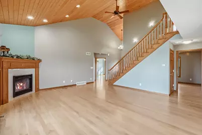 272  Highland Dr, Belgium, WI 53004 - Photo 3