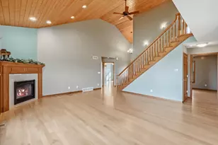 272 Highland Dr, Belgium, WI 53004 - Photo 3