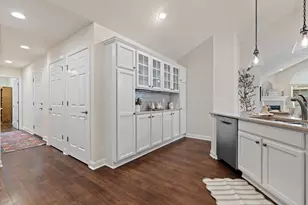 1013 Ann Marie Way, Oconomowoc, WI 53066 - Photo 13