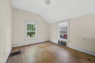 2413 E Belleview Pl, Milwaukee, WI 53211 - Photo 13
