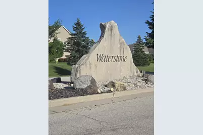 734  Wolf Creek Ct, Grafton, WI 53024 - Photo 45