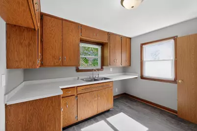 6431 W Girard Ave, Milwaukee, WI 53210 - Photo 19