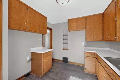 6431 W Girard Ave, Milwaukee, WI 53210 - Photo 17