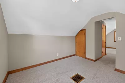 6431 W Girard Ave, Milwaukee, WI 53210 - Photo 27