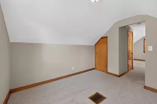 6431 W Girard Ave, Milwaukee, WI 53210 - Photo 27