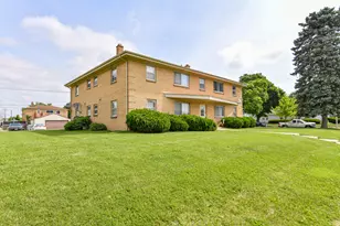 2410 W Howard Ave, Milwaukee, WI 53221 - Photo 3