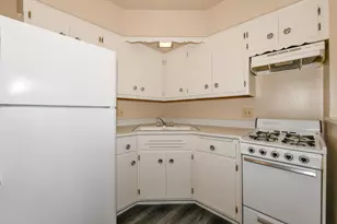 2410 W Howard Ave, Milwaukee, WI 53221 - Photo 33