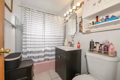 2410 W Howard Ave, Milwaukee, WI 53221 - Photo 11