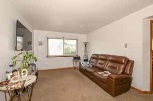 2410 W Howard Ave, Milwaukee, WI 53221 - Photo 7