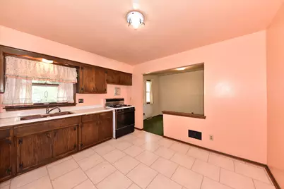 8615 W Petersik St, Milwaukee, WI 53224 - Photo 9