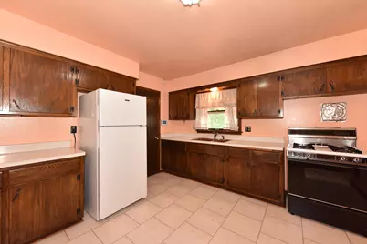 8615 W Petersik St, Milwaukee, WI 53224 - Photo 3